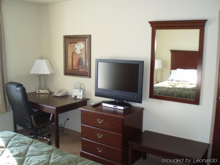 Cobblestone Inn & Suites - Clintonville Room photo